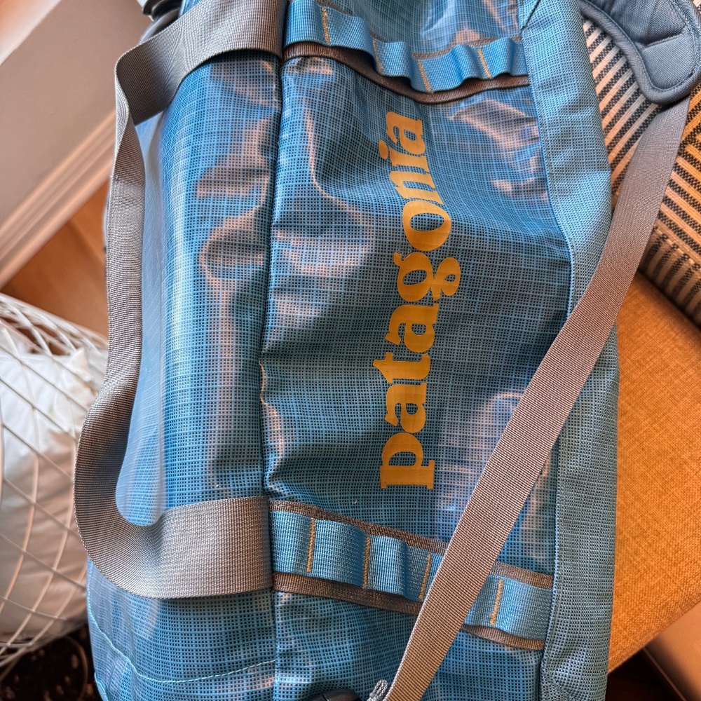 Patagonia Black Hole 40l Duffle with backpack straps